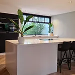 Luxury With Large Garden - Renovated Bedrooms Villa