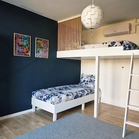 Luxury villa with large garden - renovated bedrooms Villa Den Haag