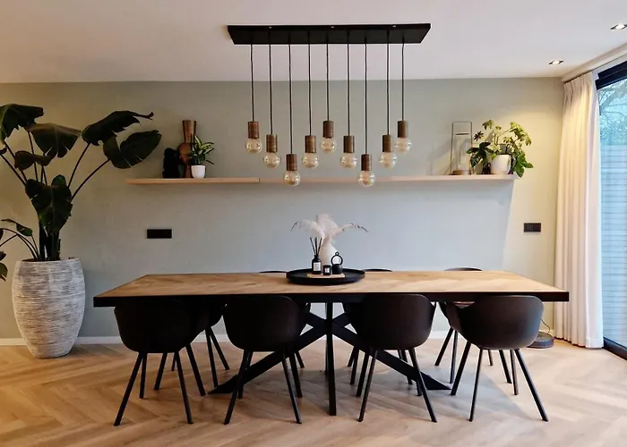 Luxury With Large Garden - Renovated Bedrooms Villa