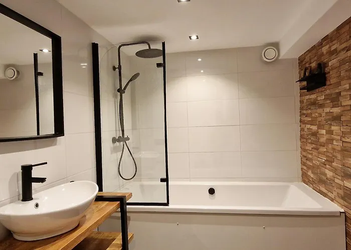 Luxury With Large Garden - Renovated Bedrooms La Haye