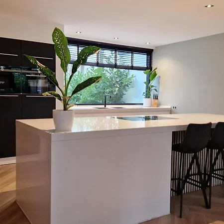 Luxury Family With A Large Private Garden And Swimming Pool Villa