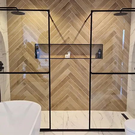 Luxury With Large Garden - Renovated Bedrooms 别墅 *