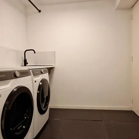 Luxury With Large Garden - Renovated Bedrooms *