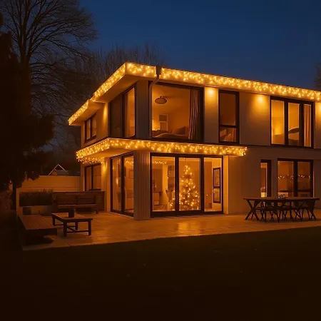 Villa Luxury Family With A Large Private Garden And Swimming Pool *