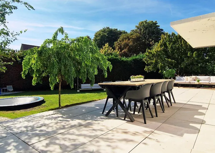 Luxury With Large Garden - Renovated Bedrooms Villa La Haya