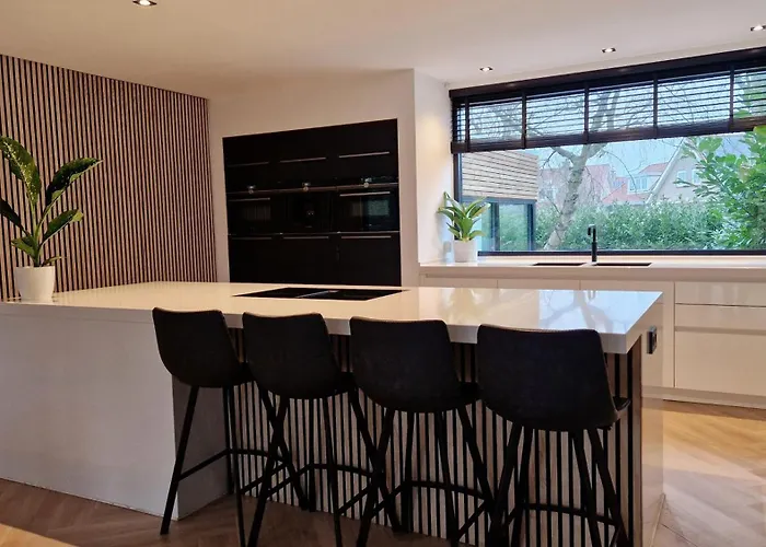 Luxury With Large Garden - Renovated Bedrooms Villa Haia