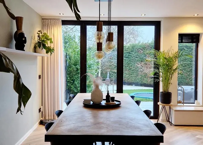 Luxury With Large Garden - Renovated Bedrooms Villa