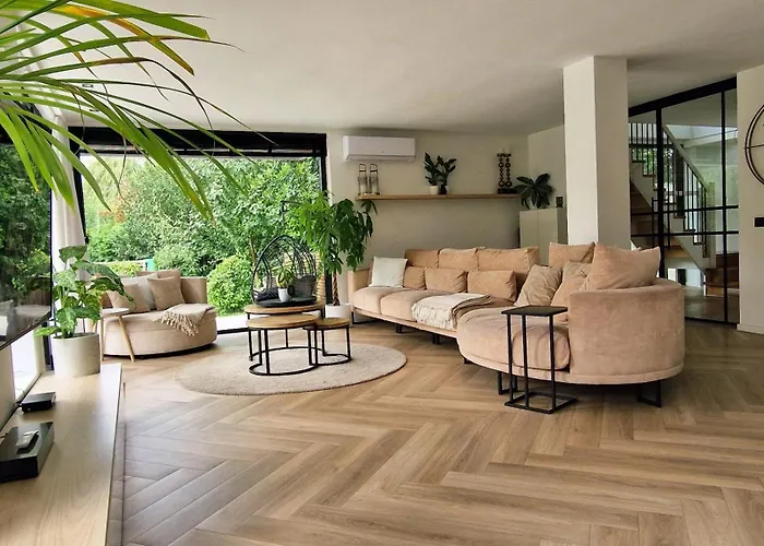 Luxury With Large Garden - Renovated Bedrooms Villa La Haya